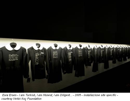 Esra Ersen - I am Turkish, I am Honest, I am Diligent... - 2005 - installazione site specific - courtesy Vehbi Koç Foundation