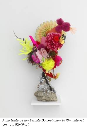 Anna Galtarossa - Divinità Domestiche - 2010 - materiali vari - cm 80x60x45