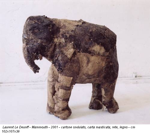 Laurent Le Deunff - Mammouth - 2001 - cartone ondulato, carta masticata, rete, legno - cm 102x107x36