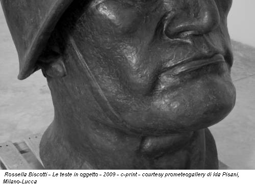 Rossella Biscotti - Le teste in oggetto - 2009 - c-print - courtesy prometeogallery di Ida Pisani, Milano-Lucca