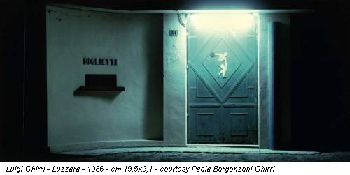Luigi Ghirri - Luzzara - 1986 - cm 19,5x9,1 - courtesy Paola Borgonzoni Ghirri