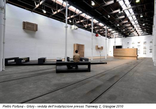 Pietro Fortuna - Glory - veduta dell’installazione presso Tramway 2, Glasgow 2010