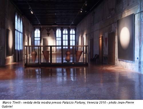 Marco Tirelli - veduta della mostra presso Palazzo Fortuny, Venezia 2010 - photo Jean-Pierre Gabriel