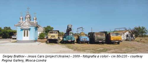 Sergey Bratkov - Jesus Cars (project Ukraine) - 2009 - fotografia a colori - cm 80x220 - courtesy Regina Gallery, Mosca-Londra