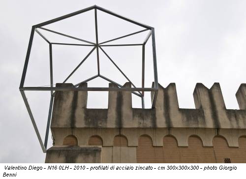 Valentino Diego - N16 0LH - 2010 - profilati di acciaio zincato - cm 300x300x300 - photo Giorgio Benni