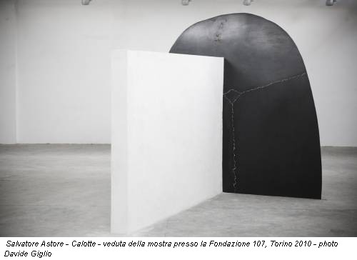 Salvatore Astore - Calotte - veduta della mostra presso la Fondazione 107, Torino 2010 - photo Davide Giglio