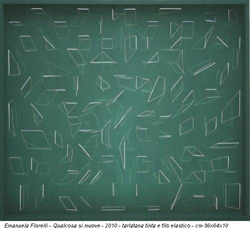 Emanuela Fiorelli - Qualcosa si muove - 2010 - tarlatana tinta e filo elastico - cm 86x64x10
