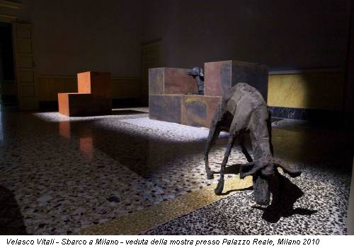 Velasco Vitali - Sbarco a Milano - veduta della mostra presso Palazzo Reale, Milano 2010