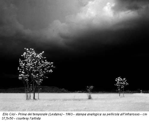 Elio Ciol - Prima del temporale (Lestans) - 1963 - stampa analogica su pellicola all’infrarosso - cm 37,5x50 - courtesy l’artista