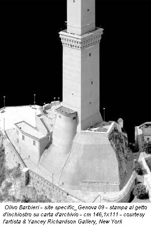 Olivo Barbieri - site specific_Genova 09 - stampa al getto d'inchiostro su carta d'archivio - cm 146,1x111 - courtesy l'artista & Yancey Richardson Gallery, New York