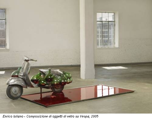 Enrico Iuliano - Composizione di oggetti di vetro su Vespa, 2005