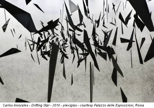 Carlos Amorales - Drifting Star - 2010 - plexiglas - courtesy Palazzo delle Esposizioni, Roma