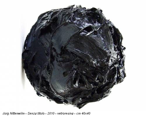 Jorg Nittenwilm - Senza titolo - 2010 - vetroresina - cm 40x40