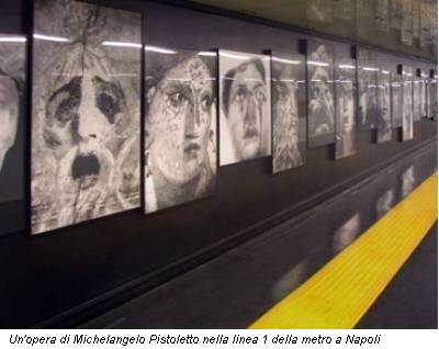 Un'opera di Michelangelo Pistoletto nella linea 1 della metro a Napoli