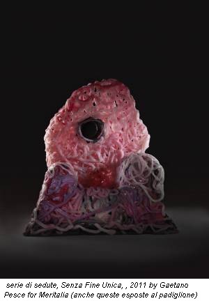 serie di sedute, Senza Fine Unica, , 2011 by Gaetano Pesce for Meritalia (anche queste esposte al padiglione)