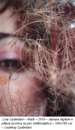 Lisa Castellani – Walk – 2010 – stampa digitale e pittura acrilica su pvc elettrostatico – 100x150 cm – courtesy Castellani