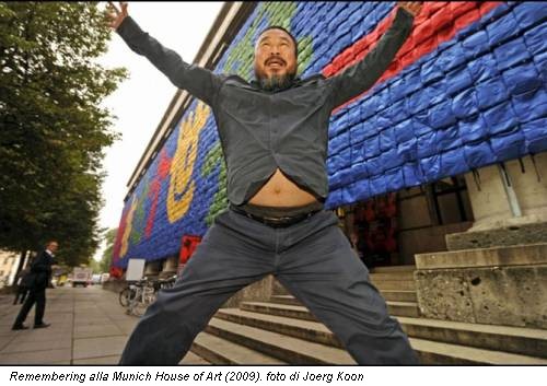 Remembering alla Munich House of Art (2009). foto di Joerg Koon