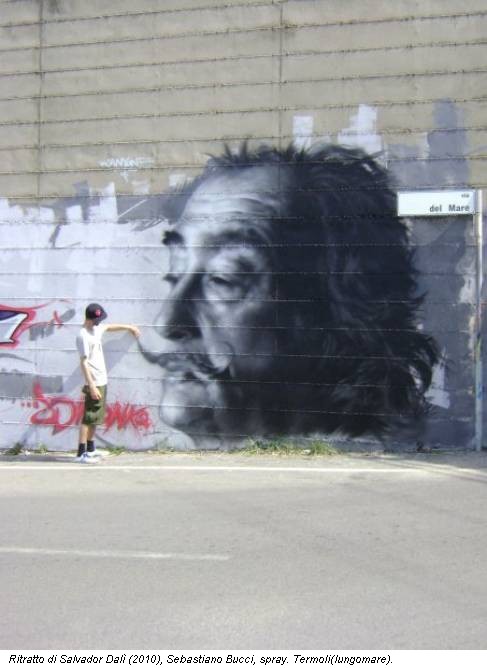 Ritratto di Salvador Dalì (2010), Sebastiano Bucci, spray. Termoli(lungomare).