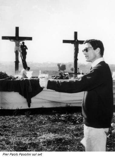 Pier Paolo Pasolini sul set