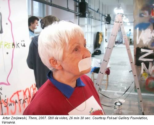 Artur Zmijewski, Them, 2007. Still da video, 26 min 30 sec. Courtesy Foksal Gallery Foundation, Varsavia.