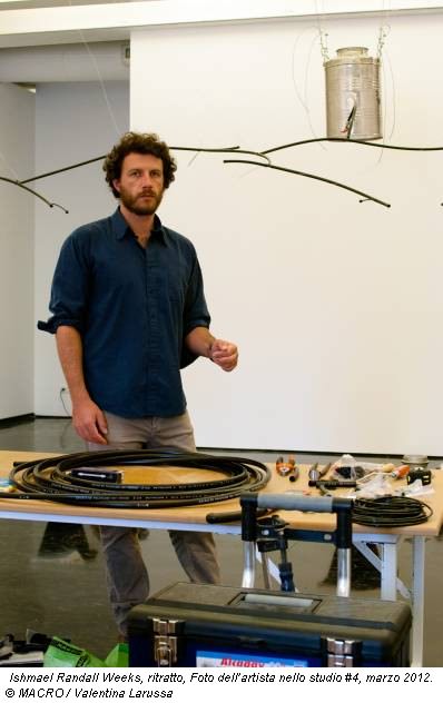 Ishmael Randall Weeks, ritratto, Foto dell’artista nello studio #4, marzo 2012. © MACRO / Valentina Larussa
