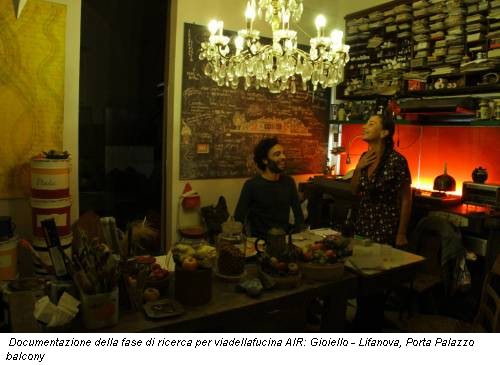 Documentazione della fase di ricerca per viadellafucina AIR: Gioiello - Lifanova, Porta Palazzo balcony