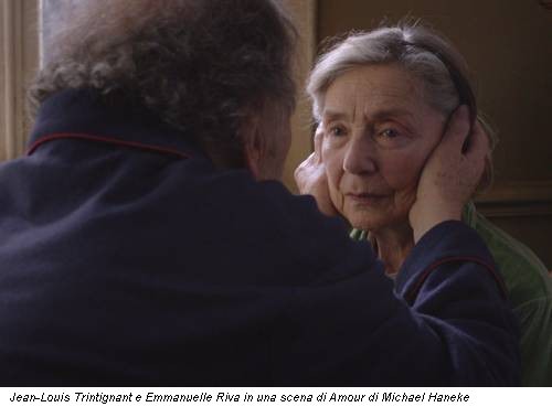 Jean-Louis Trintignant e Emmanuelle Riva in una scena di Amour di Michael Haneke