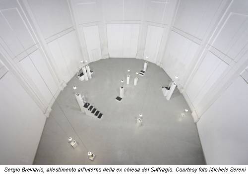 Sergio Breviario, allestimento all'interno della ex chiesa del Suffragio. Courtesy foto Michele Sereni