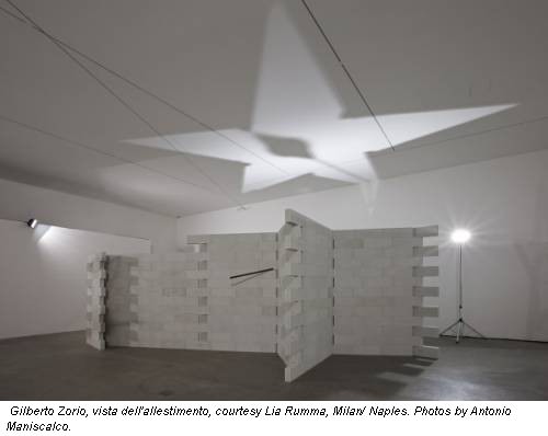 Gilberto Zorio, vista dell'allestimento, courtesy Lia Rumma, Milan/ Naples. Photos by Antonio Maniscalco.