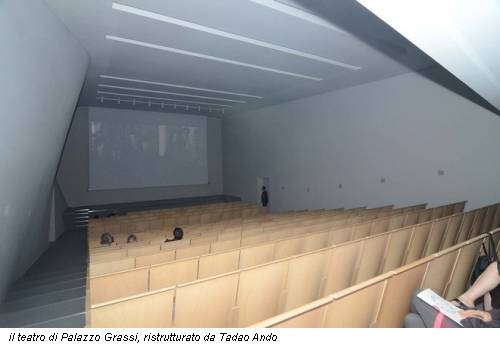 il teatro di Palazzo Grassi, ristrutturato da Tadao Ando