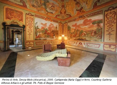 Perino & Vele, Senza titolo (discarica), 2000. Cartapesta (Italia Oggi) e ferro. Courtesy Galleria Alfonso Artiaco e gli artisti. Ph. Foto di Beppe Gernone