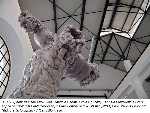 AZIMUT, collettiva con Alis/Filliol, Manuele Cerutti, Paolo Gonzato, Fabrizio Prevedello e Laura Pugno per Dolomiti Contemporanee, visione dell'opera di Alis/Filliol, 2011, Sass Muss a Sospirolo (BL), crediti fotografici: Alberto Montreso