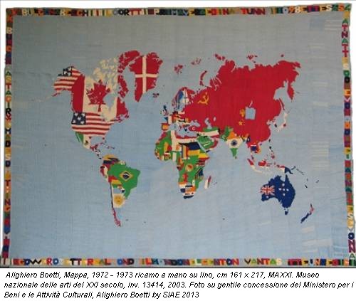 Alighiero Boetti, Mappa, 1972 - 1973 ricamo a mano su lino, cm 161 x 217, MAXXI. Museo nazionale delle arti del XXI secolo, inv. 13414, 2003. Foto su gentile concessione del Ministero per i Beni e le Attività Culturali, Alighiero Boetti by SIAE 2013