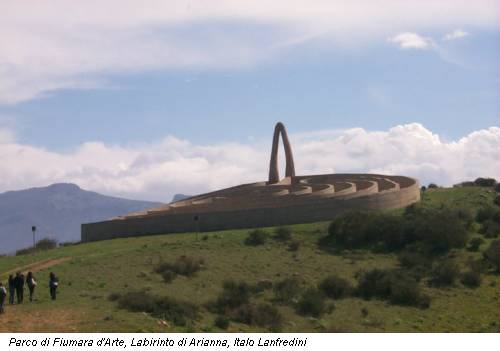 Parco di Fiumara d'Arte, Labirinto di Arianna, Italo Lanfredini