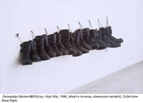 Deimantas Narkevičius, Holy War, 1996, stivali e incenso, dimensioni variabili, Collezione Enea Righi.
