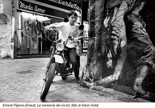 Ernest Pignon-Ernest, La memoria dei vicoli, foto di Alain Volut