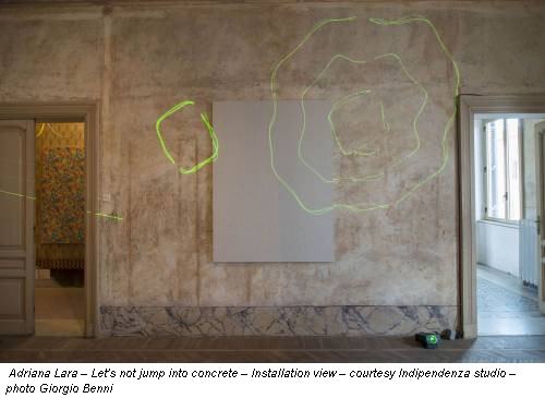 Adriana Lara – Let's not jump into concrete – Installation view – courtesy Indipendenza studio – photo Giorgio Benni