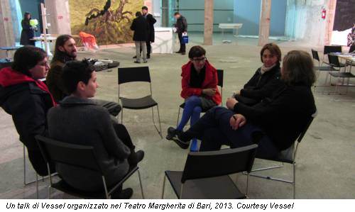 Un talk di Vessel organizzato nel Teatro Margherita di Bari, 2013. Courtesy Vessel