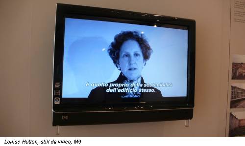 Louise Hutton, still da video, M9