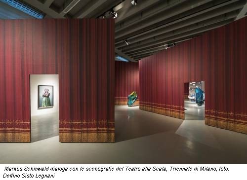 Markus Schinwald dialoga con le scenografie del Teatro alla Scala, Triennale di Milano, foto: Delfino Sisto Legnani