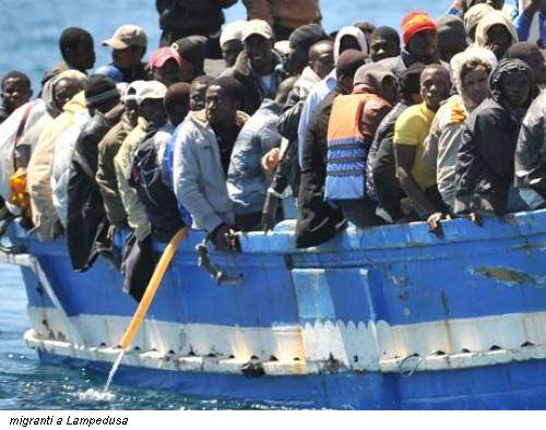 migranti a Lampedusa