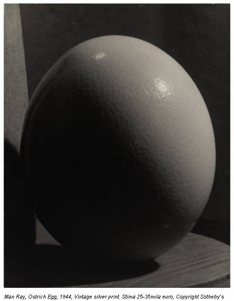 Man Ray, Ostrich Egg, 1944, Vintage silver print. Stima 25-35mila euro, Copyright Sotheby’s