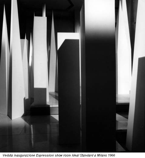 Veduta inaugurazione Espressioni show room Ideal Standard a Milano 1966