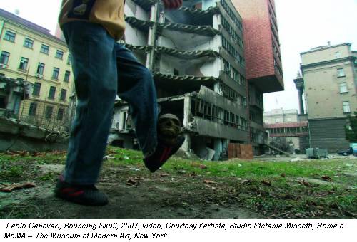 Paolo Canevari, Bouncing Skull, 2007, video, Courtesy l’artista, Studio Stefania Miscetti, Roma e MoMA – The Museum of Modern Art, New York