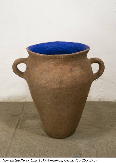 Namsal Siedlecki, Olla, 2015. Ceramica, Cernit. 45 x 25 x 25 cm