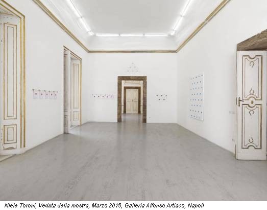 Niele Toroni, Veduta della mostra, Marzo 2015, Galleria Alfonso Artiaco, Napoli