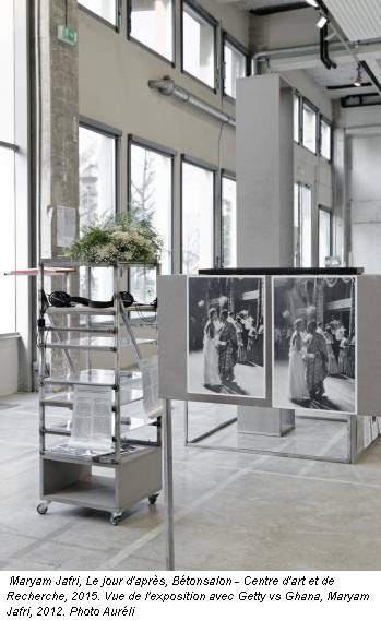 Maryam Jafri, Le jour d'après, Bétonsalon - Centre d'art et de Recherche, 2015. Vue de l'exposition avec Getty vs Ghana, Maryam Jafri, 2012. Photo Auréli
