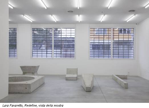 Lara Favaretto, Redefine, vista della mostra