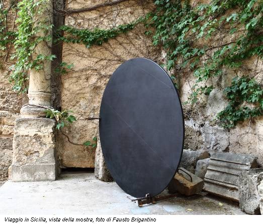 Viaggio in Sicilia, vista della mostra, foto di Fausto Brigantino