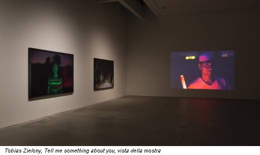 Tobias Zielony, Tell me something about you, vista della mostra